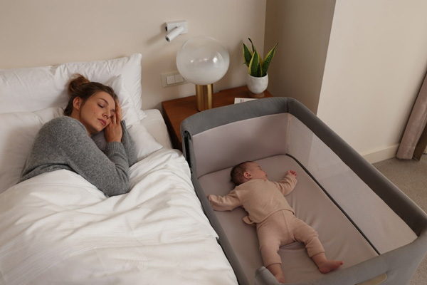Přístavná postýlka Welcome Bed od Inglesiny